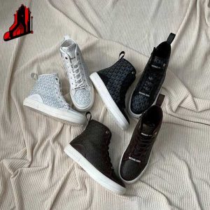 مایکل کورس ساقدار